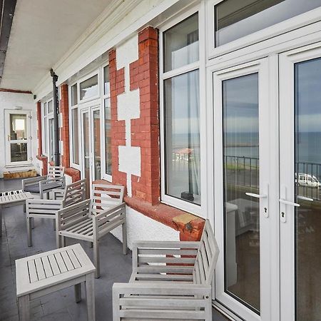 Host & Stay - 4 Metropole Towers Whitby Exterior photo